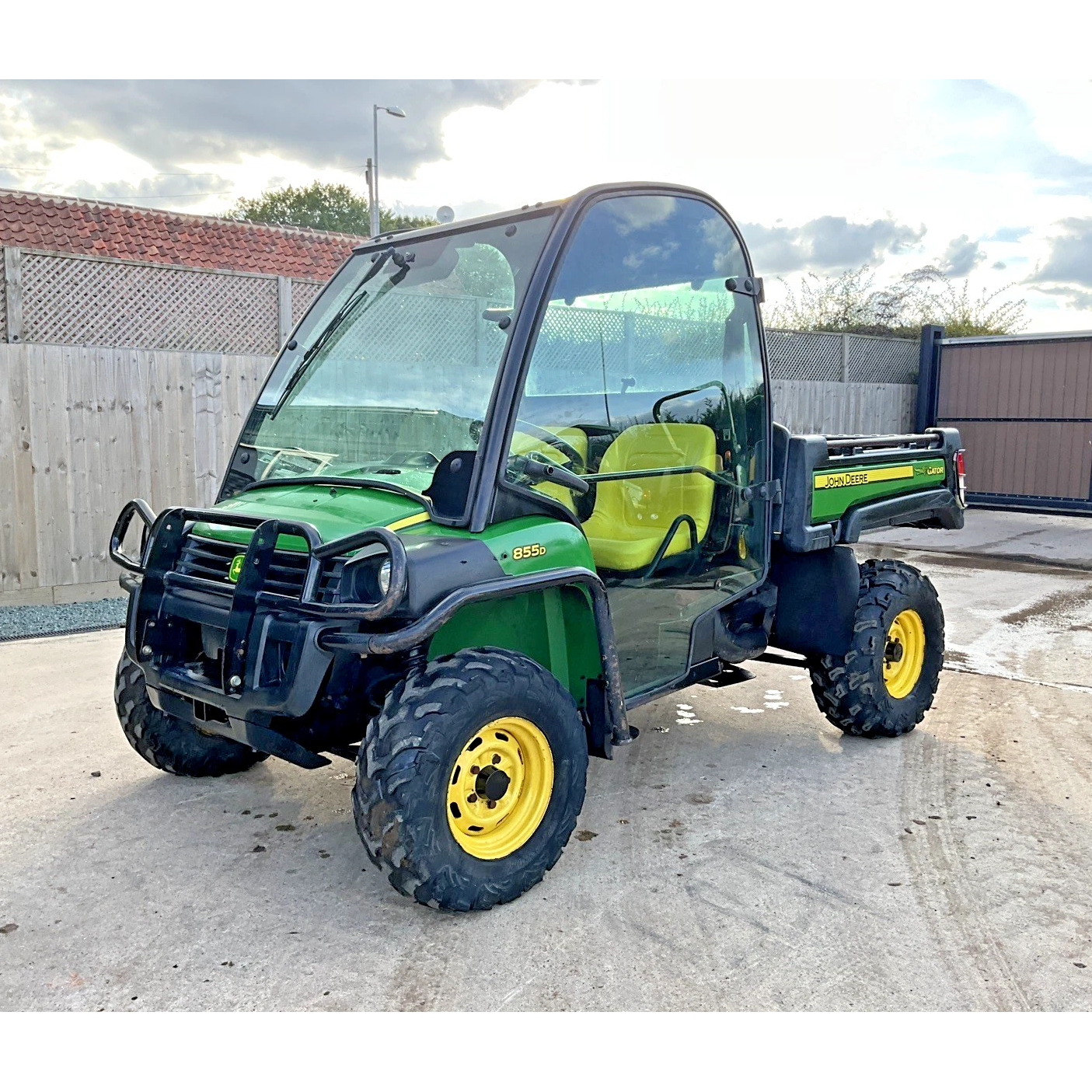 2016 JOHN DEERE 855D GATOR | 2655 HOURS